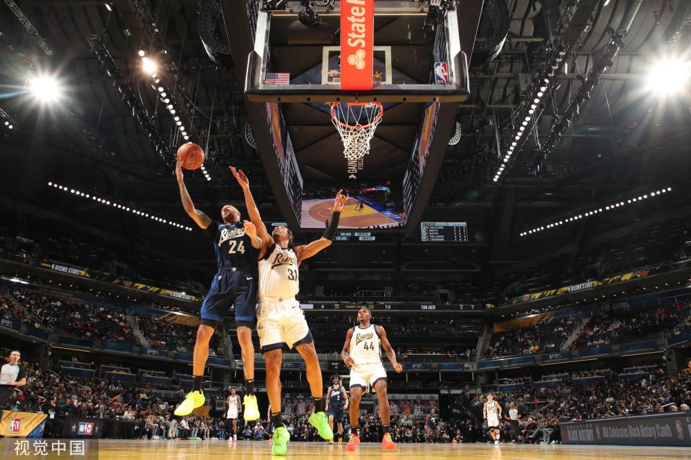 都是摆在桌 都是摆在桌